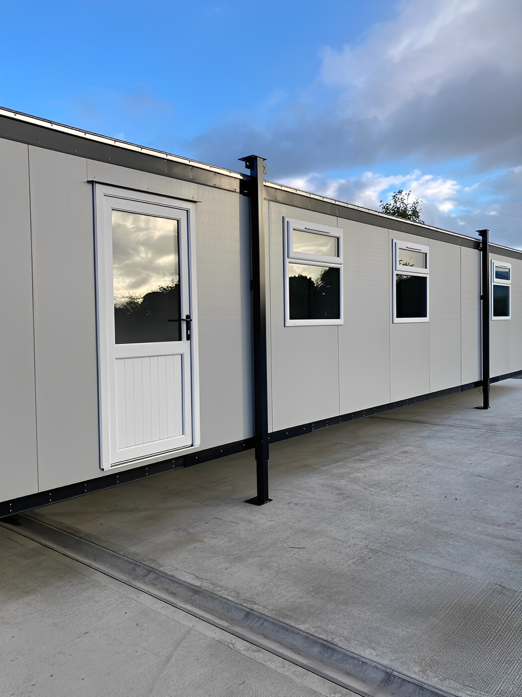 40Ft x 10Ft Jackleg Office Cabin - Image 9