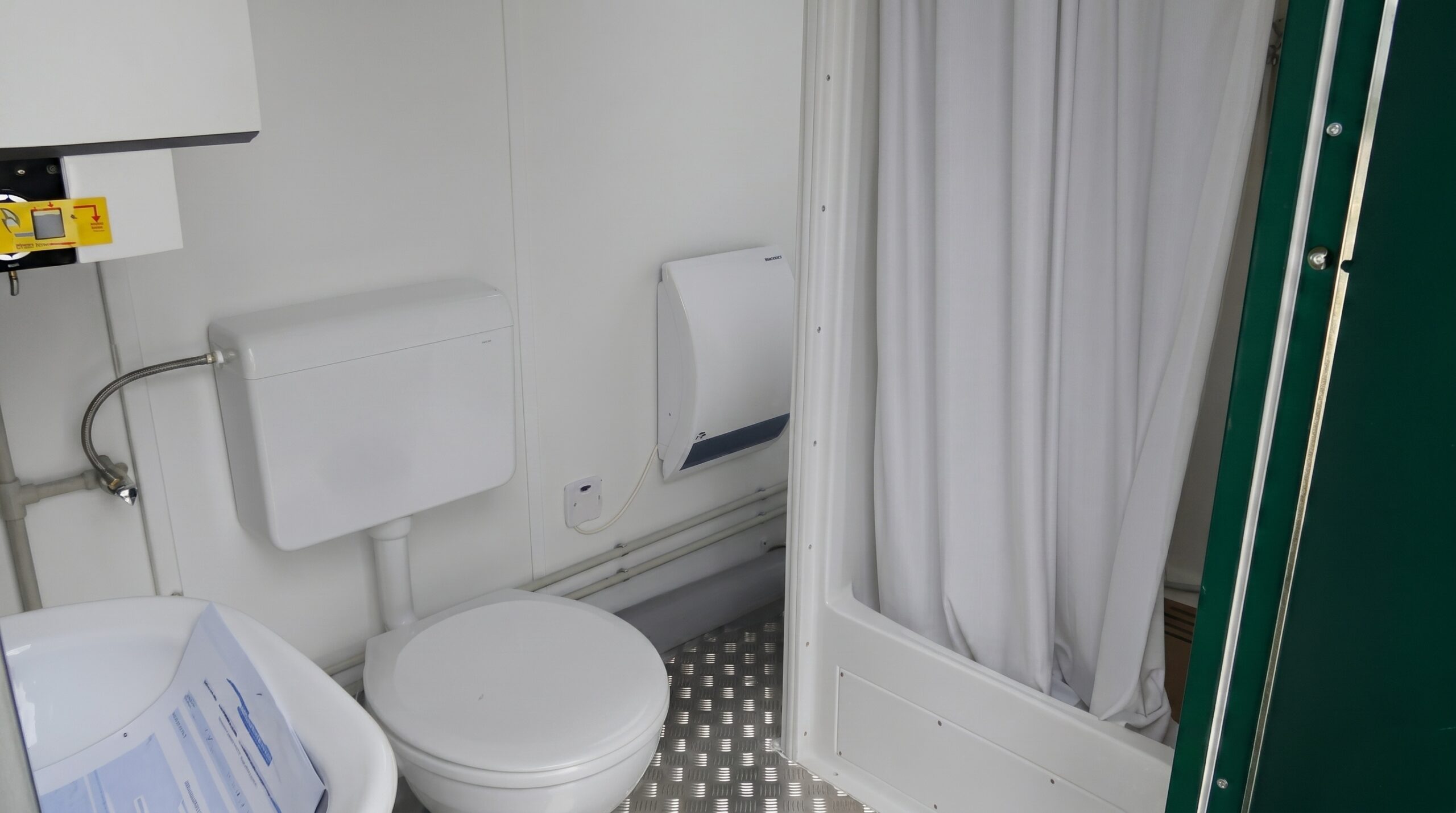 8Ft x 5Ft Mains Toilet/Shower - Image 2